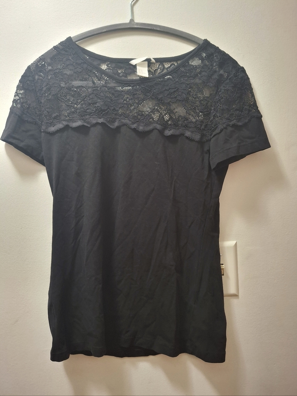 H&M Lace Short Sleeve Top. Size Med.